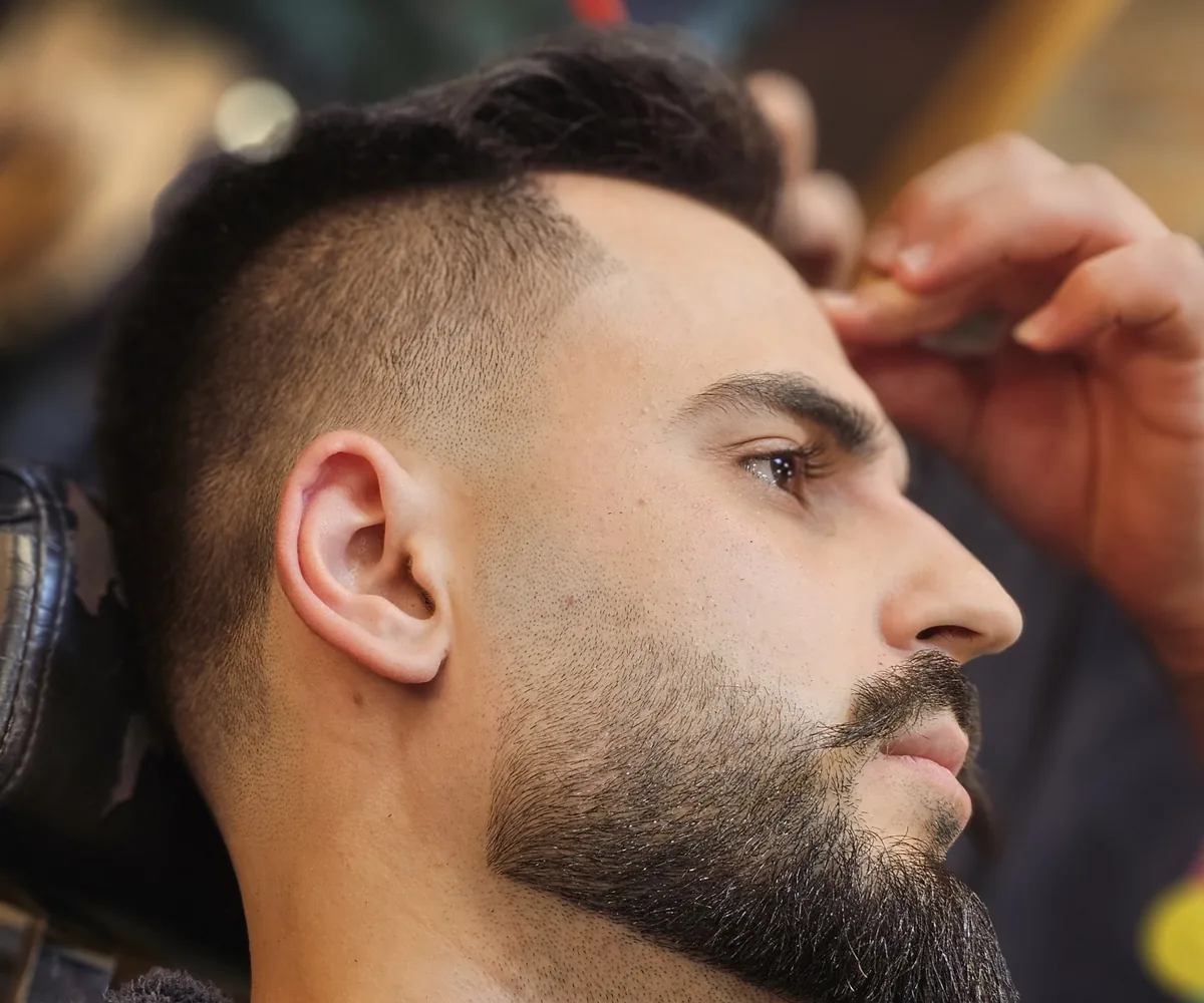 Stilim profesional mjekre te Lika Barbershop