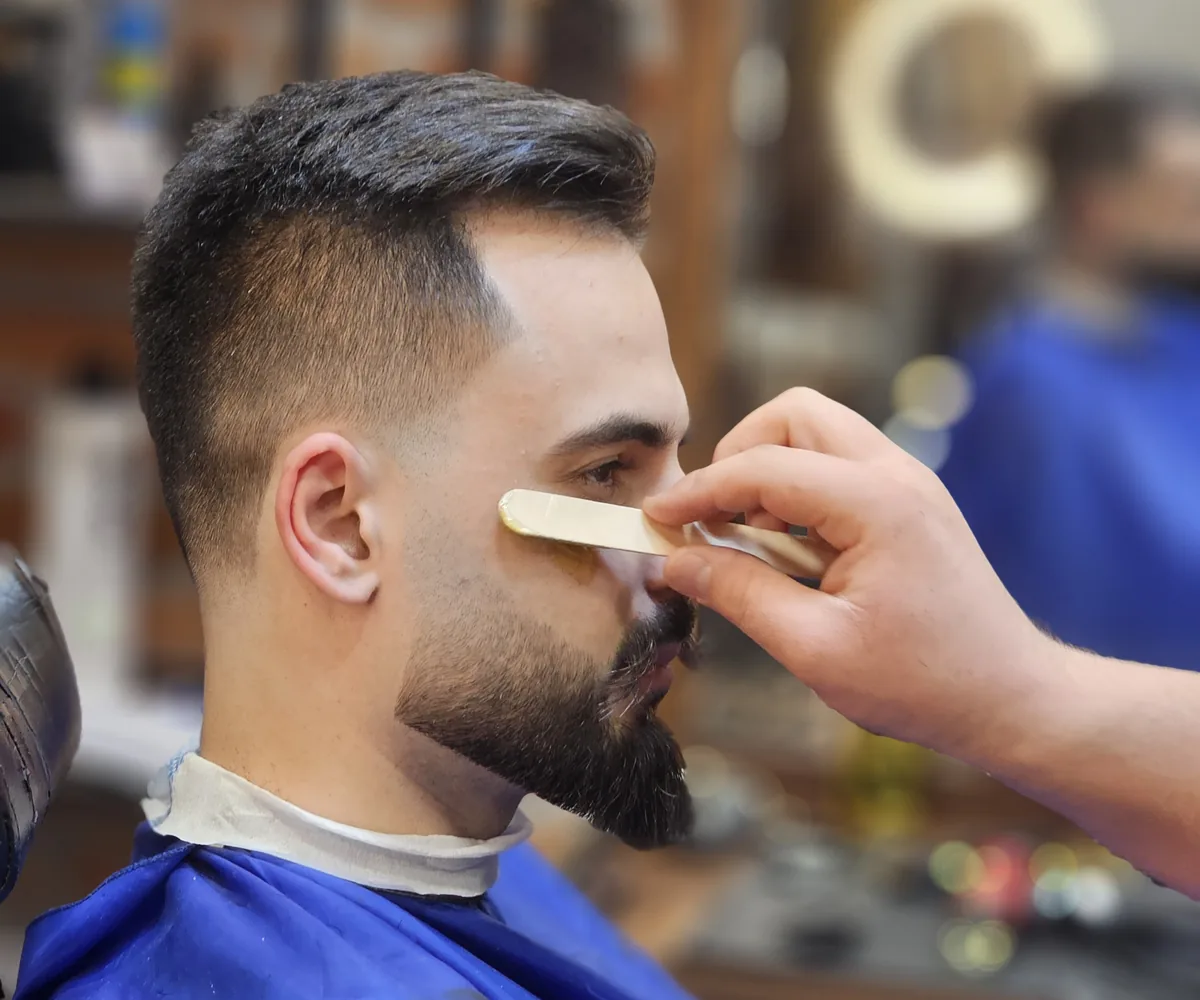 Shërbim kujdesi për meshkuj në Lika Barbershop Tiranë